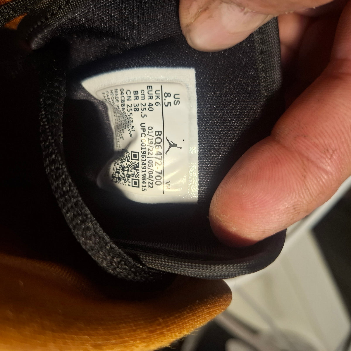 Jordan 1 Mid Trainers – Yellow & Black, Size UK 6