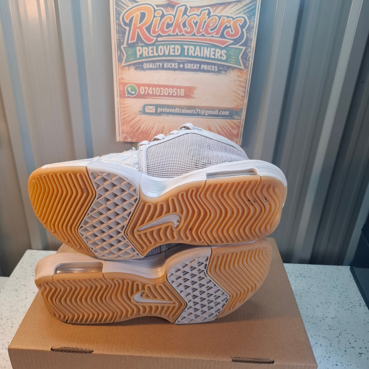 Nike Le Bron Witness 8, Cream/White Trainers with Gum Soles – Good Condition UK 5.5