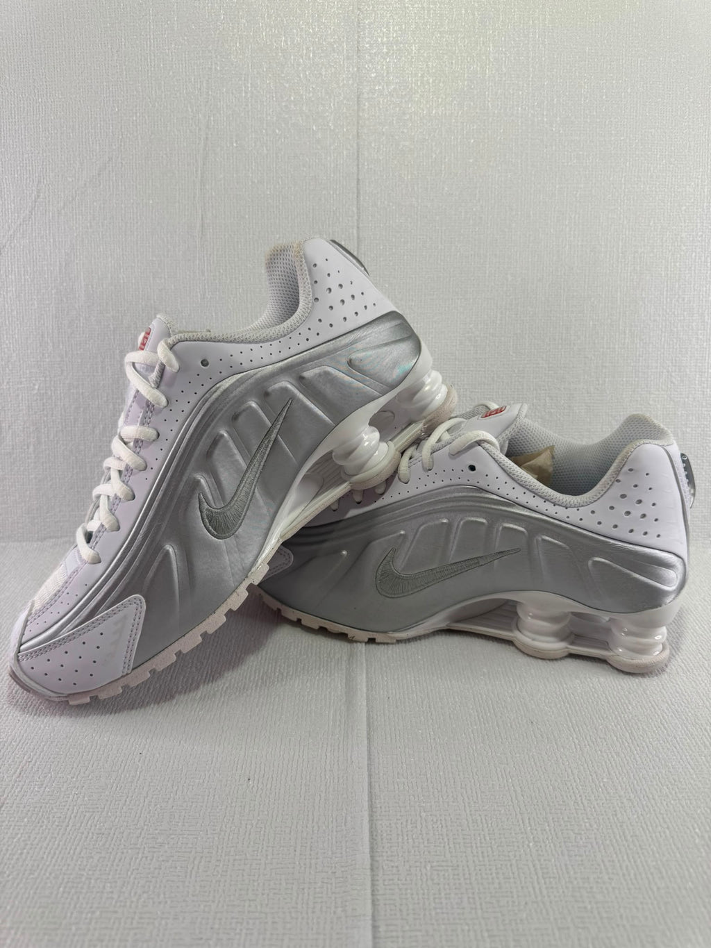 Nike Shox Men's White and Grey Trainers UK 5