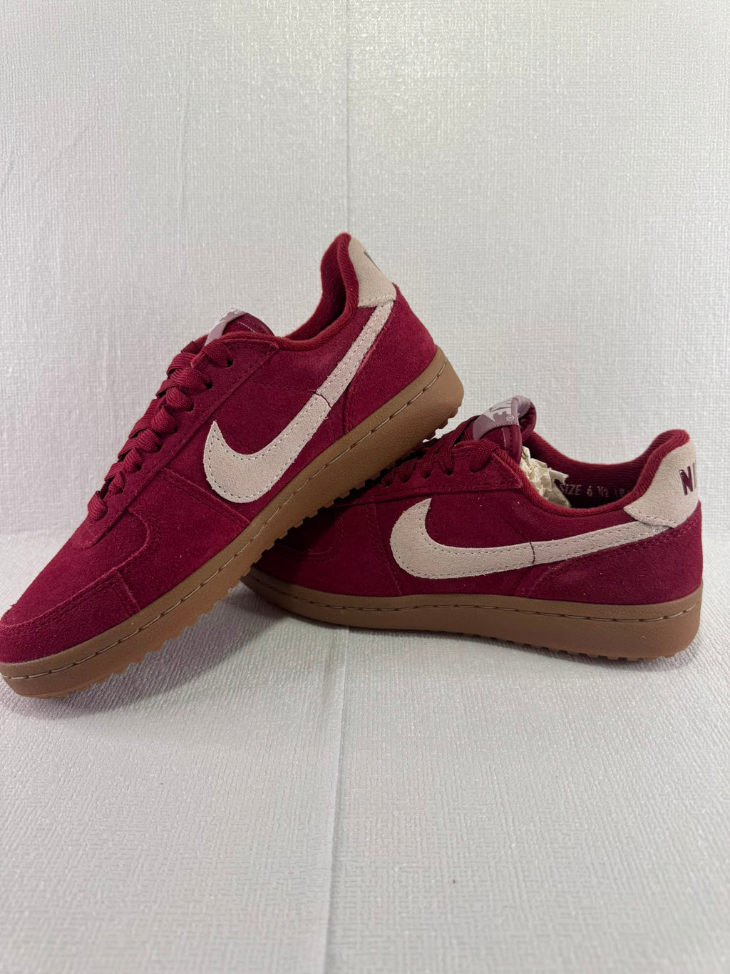 Nike Men's Red and Burgundy Trainers UK 4.5