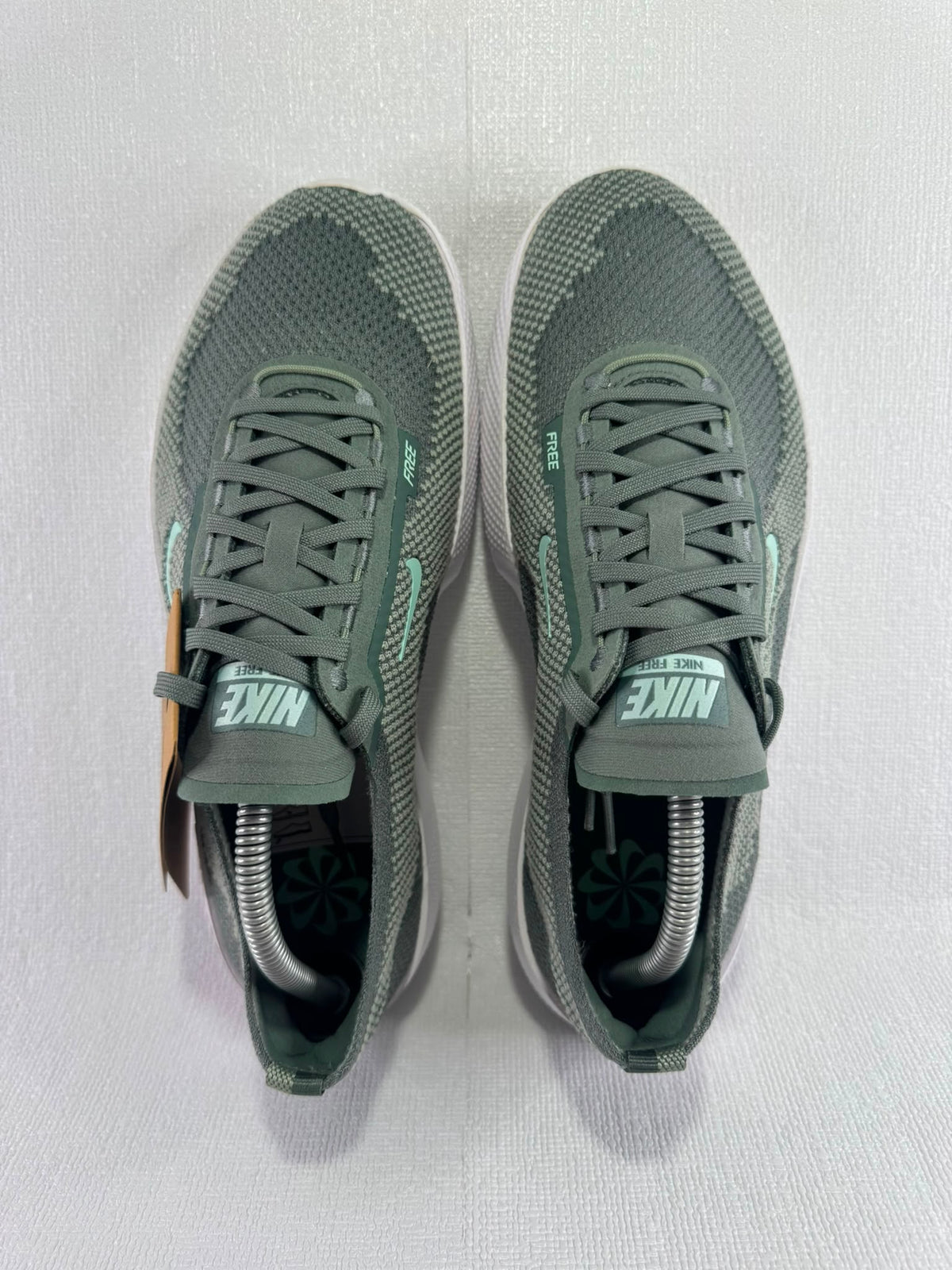 Brand New Nike Men's Grey and Green Airmax Trainers, UK 10