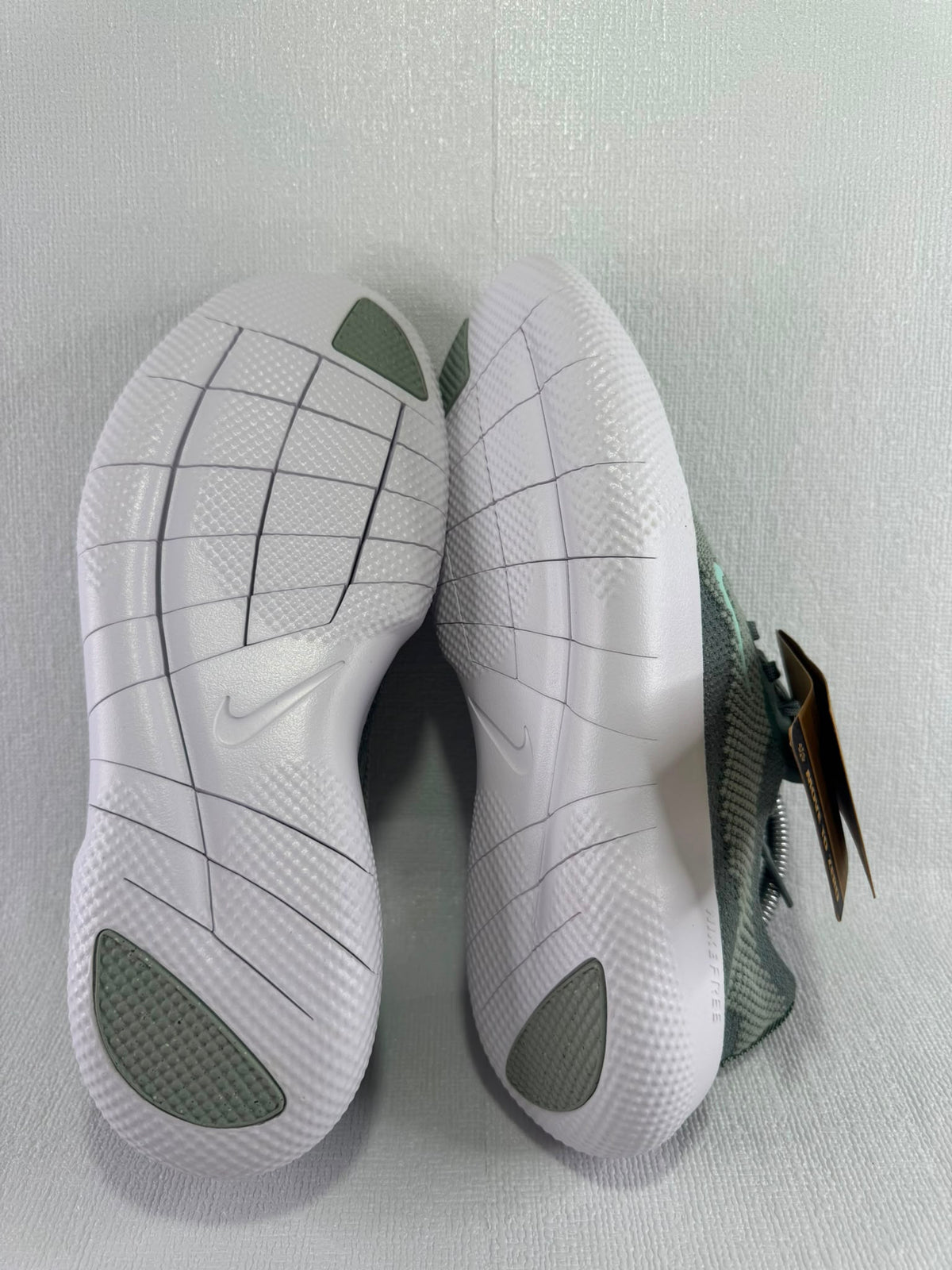 Brand New Nike Men's Grey and Green Airmax Trainers, UK 10