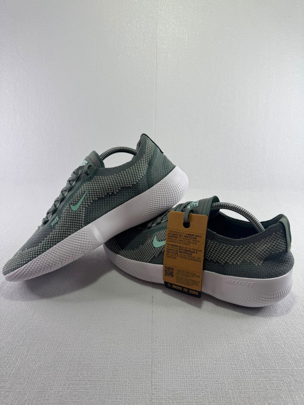 Brand New Nike Men's Grey and Green Airmax Trainers, UK 10