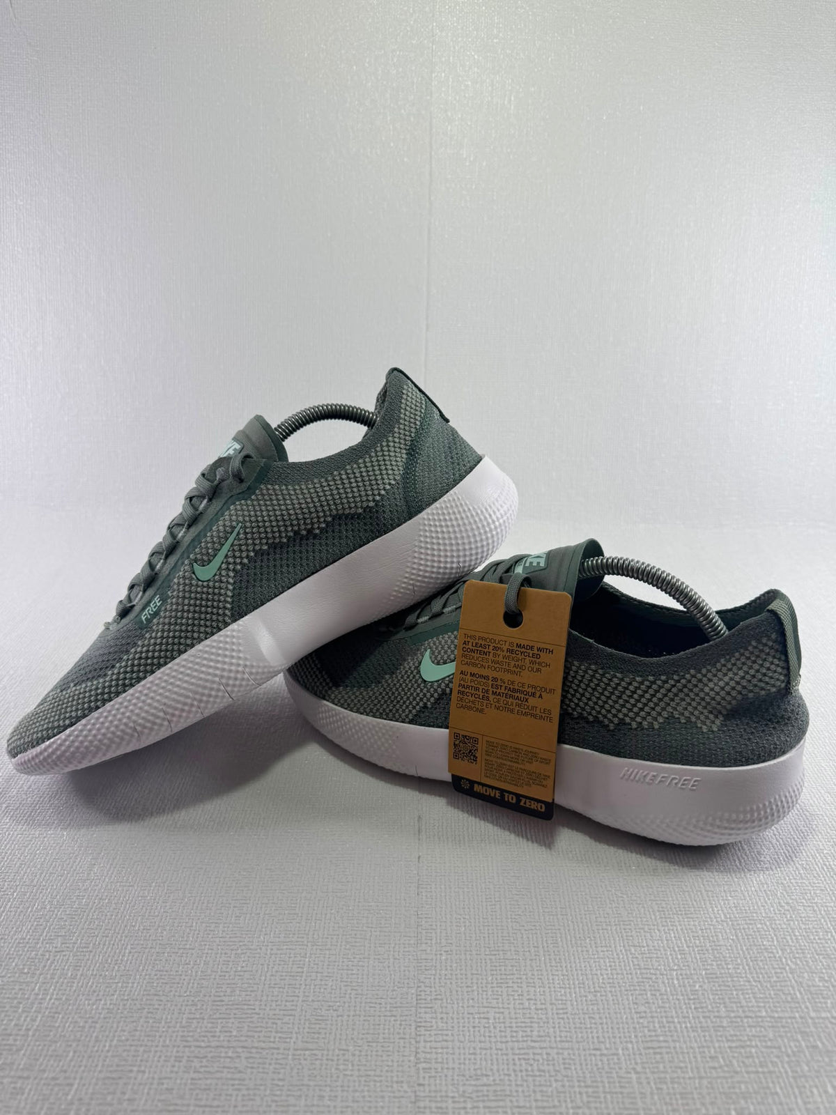 Brand New Nike Men's Grey and Green Airmax Trainers, UK 10
