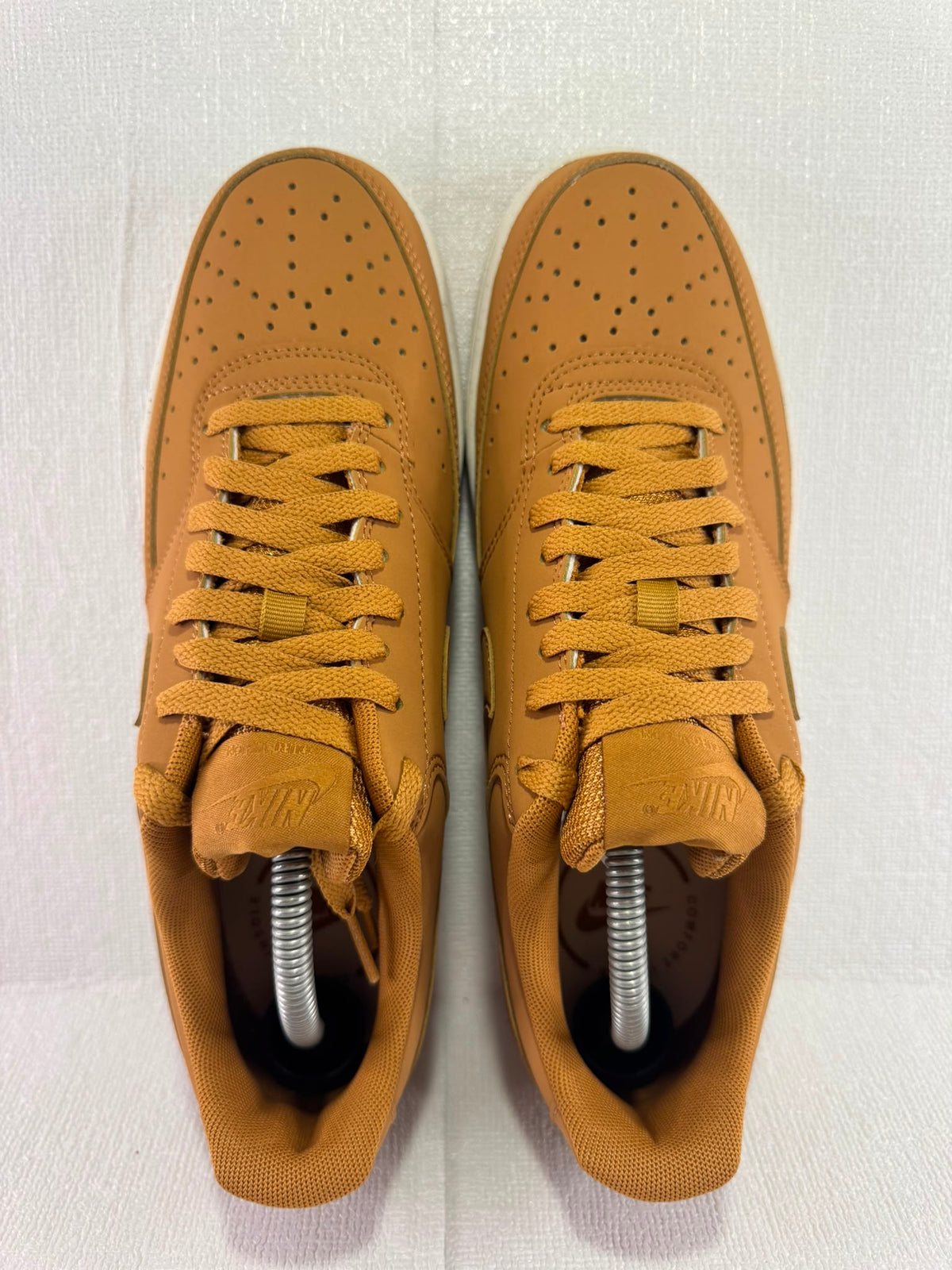 Nike Men's Yellow and Tan Trainers UK 7.5